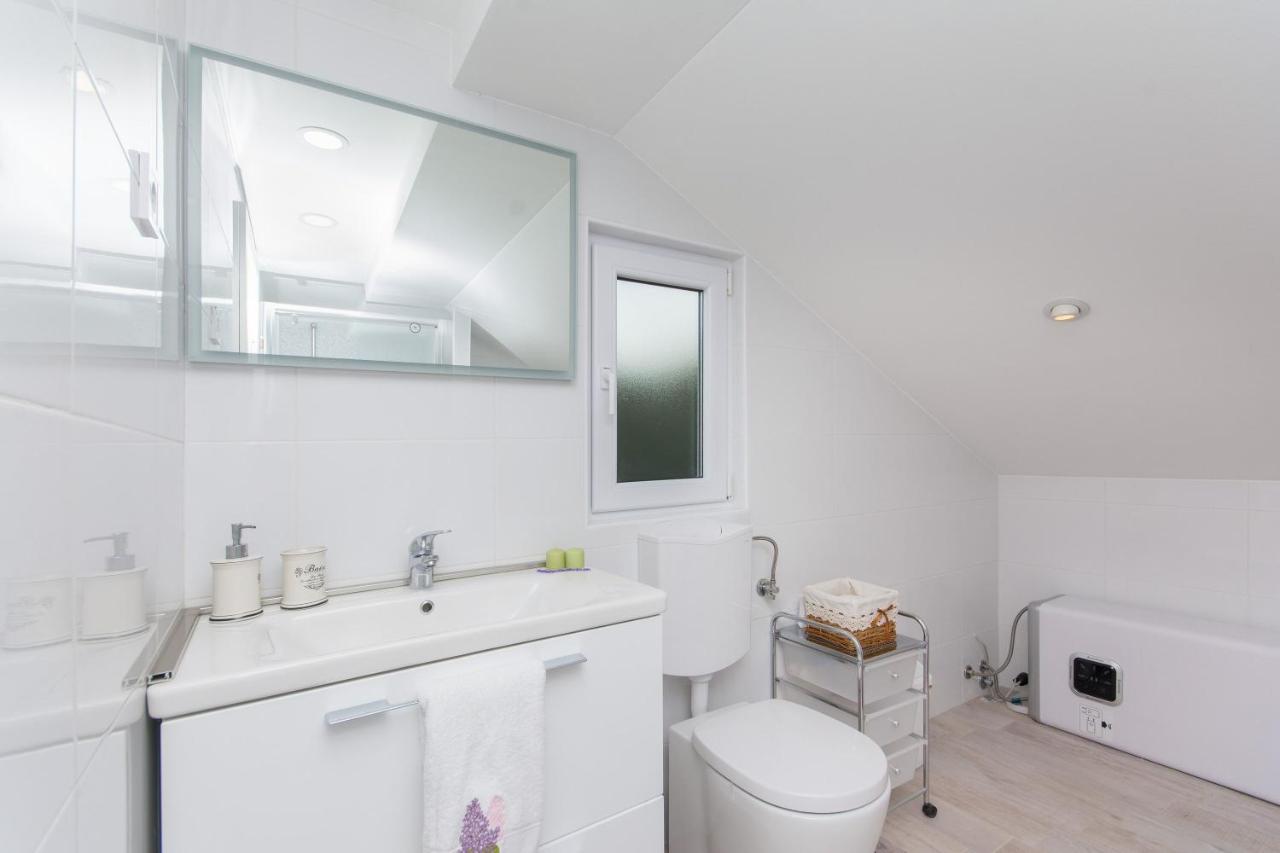 Apartment Lavender Plat Mlini Eksteriør billede